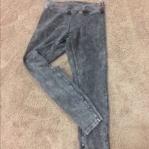 🐘 Ivory Ella Acid Wash Leggings 🐘